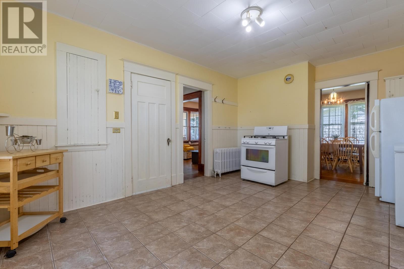 31 Breakwater Street Property Photo 15