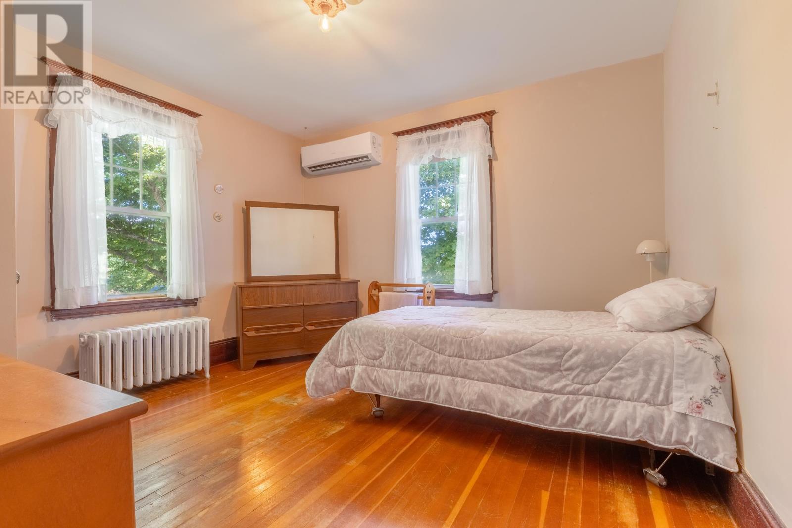 31 Breakwater Street Property Photo 24