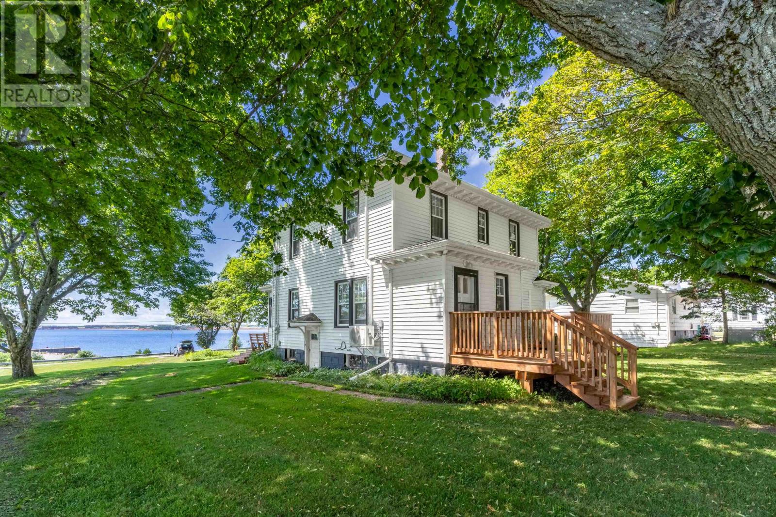 31 Breakwater Street Property Photo 27