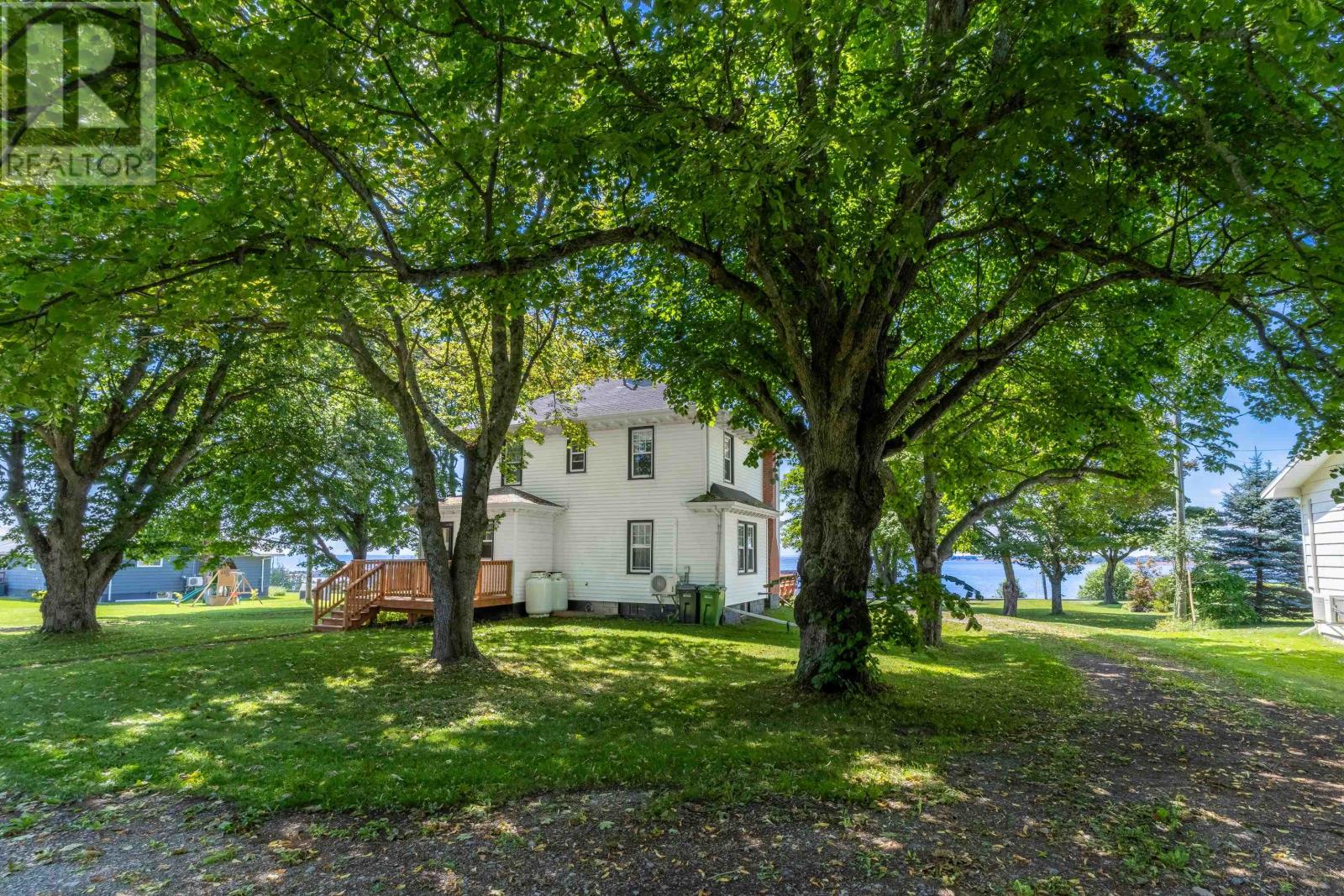31 Breakwater Street Property Photo 28
