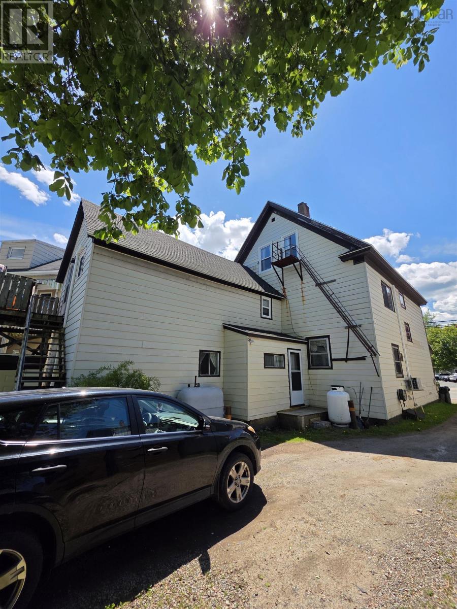 673 George St Street Property Photo 3