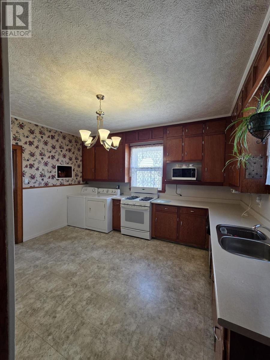 673 George St Street Property Photo 10
