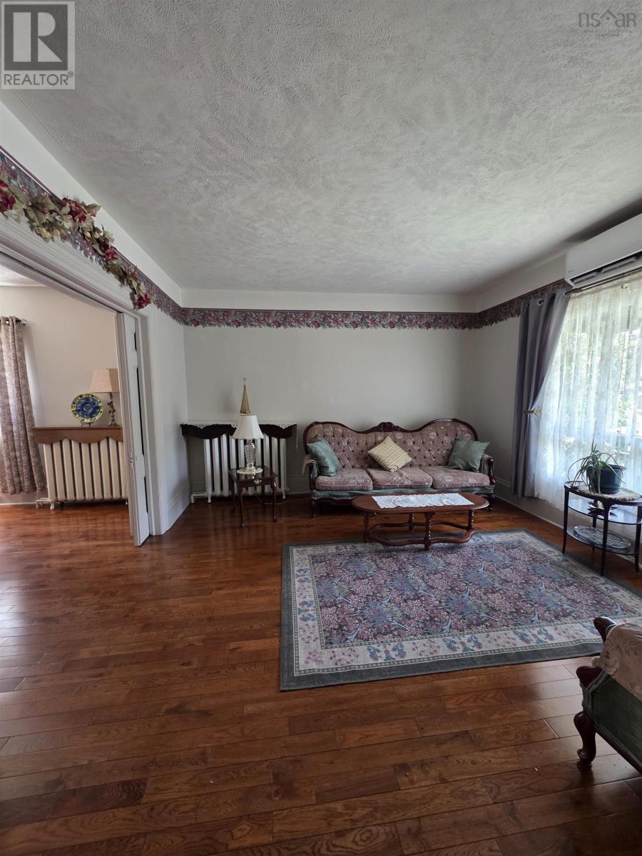 673 George St Street Property Photo 14