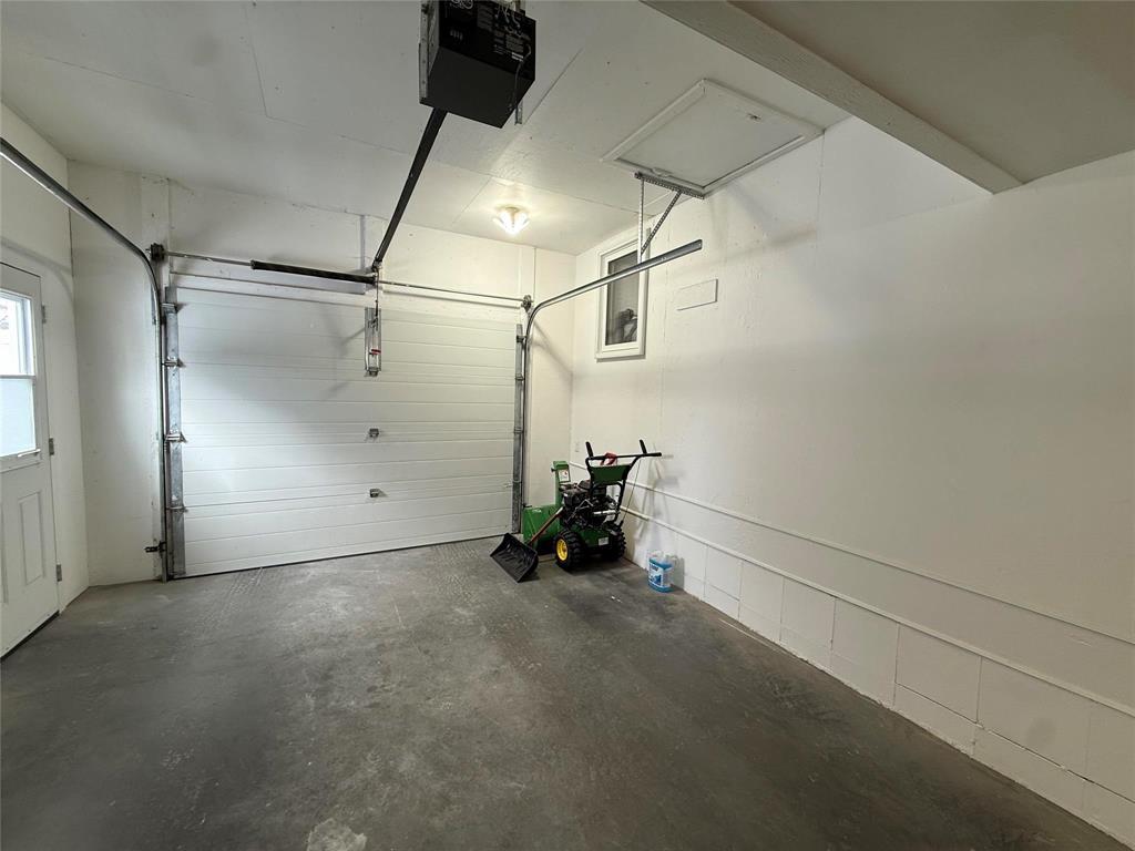 212 Burrows Road S Property Photo 32