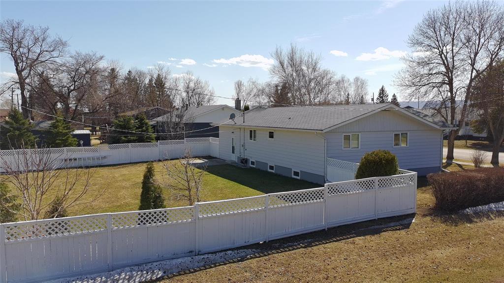 212 Burrows Road S Property Photo 39