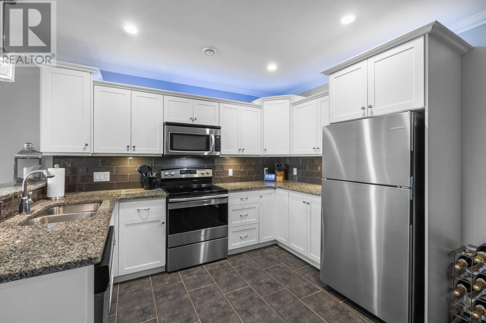 305 204 Shakespeare Drive Property Photo 11