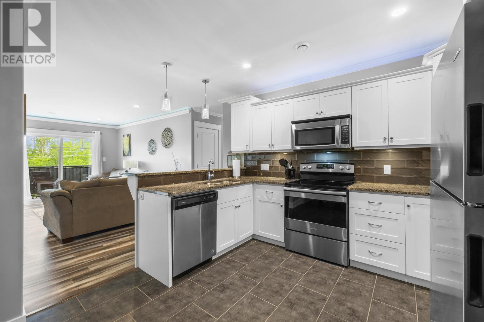 305 204 Shakespeare Drive Property Photo 14