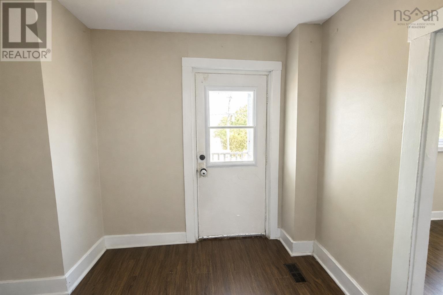 30-32 West Pleasant Street Property Photo 7