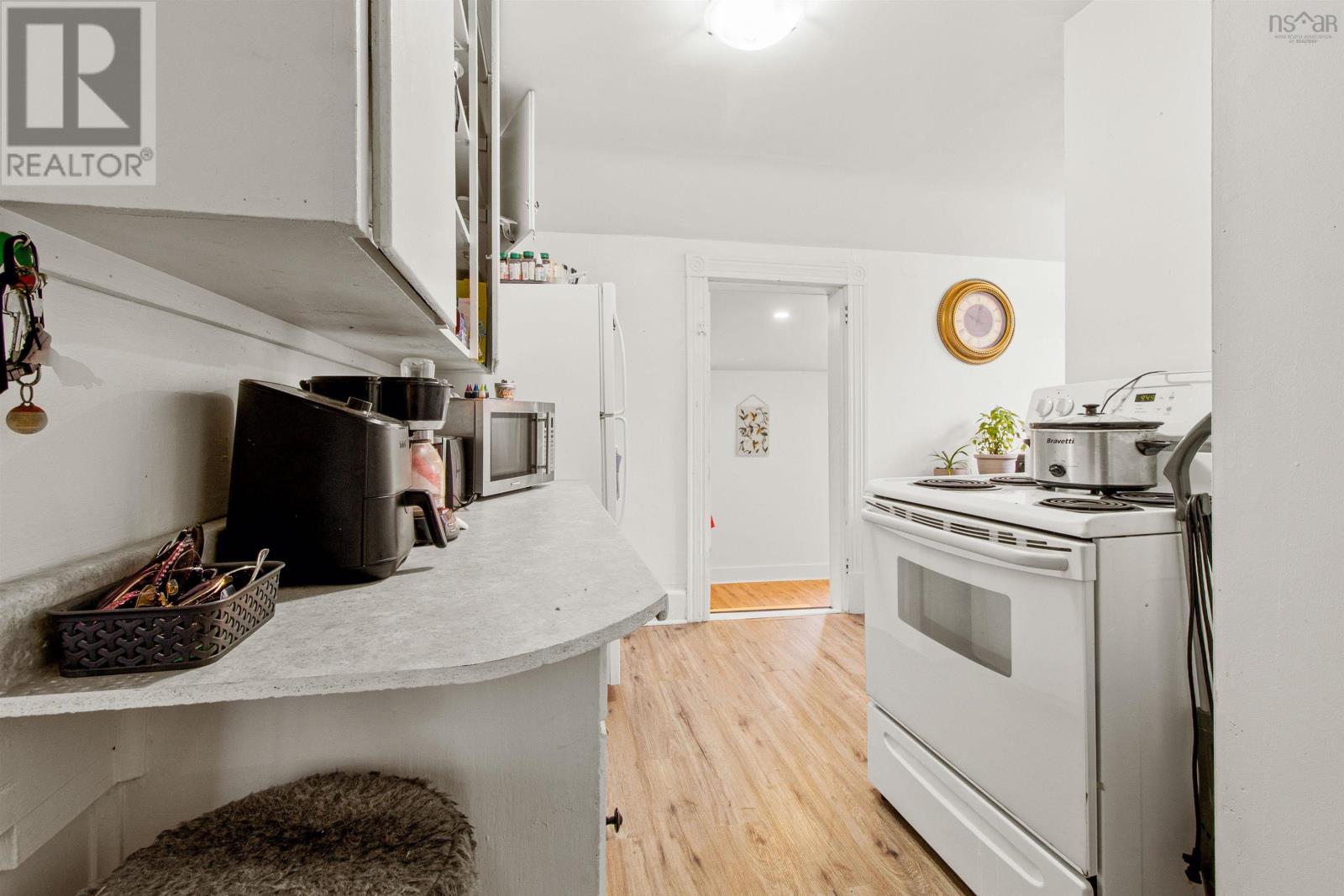 32 Pleasant Street Property Photo 10