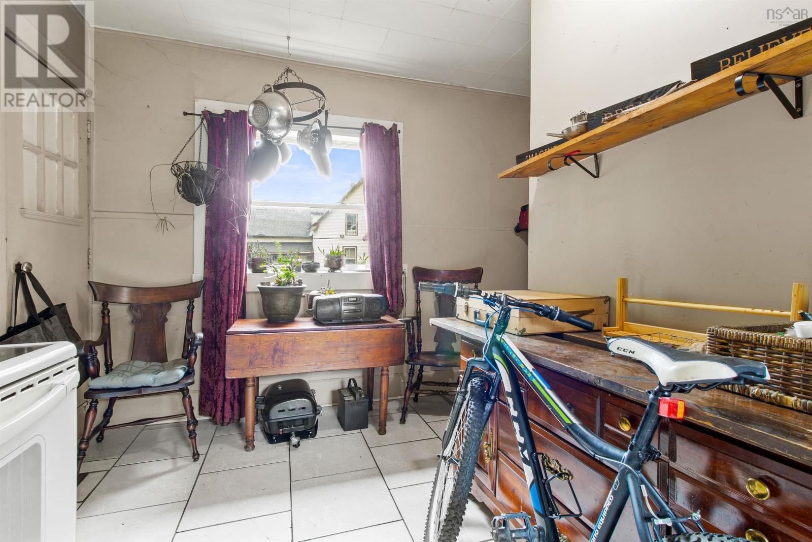 32 Pleasant Street Property Photo 12