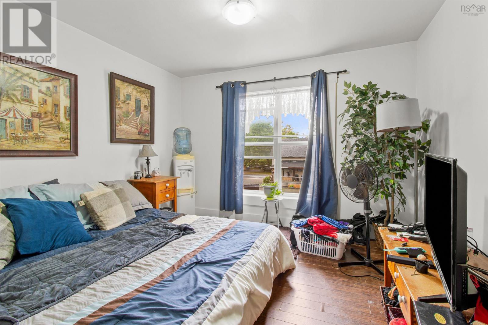 32 Pleasant Street Property Photo 14