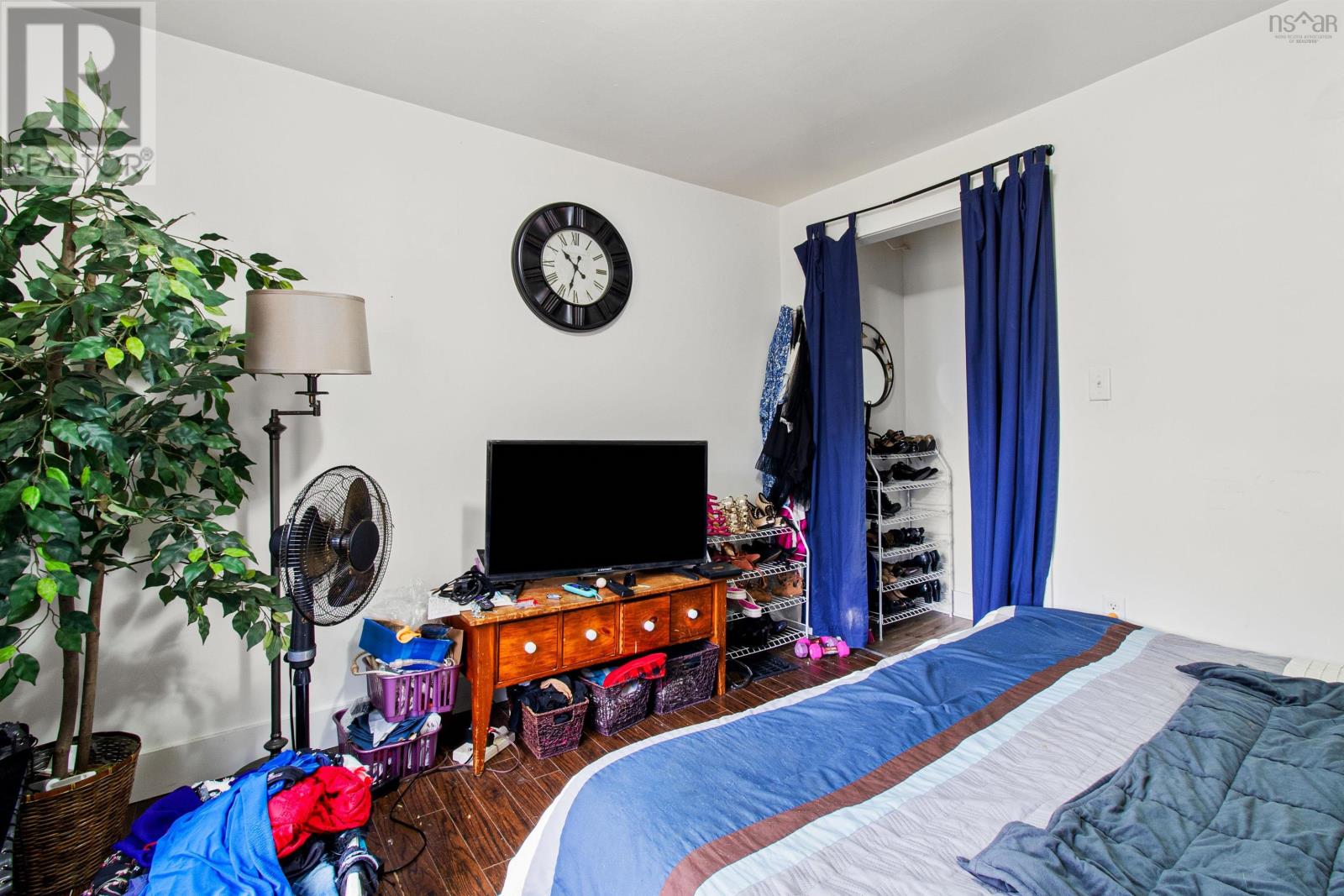 32 Pleasant Street Property Photo 15