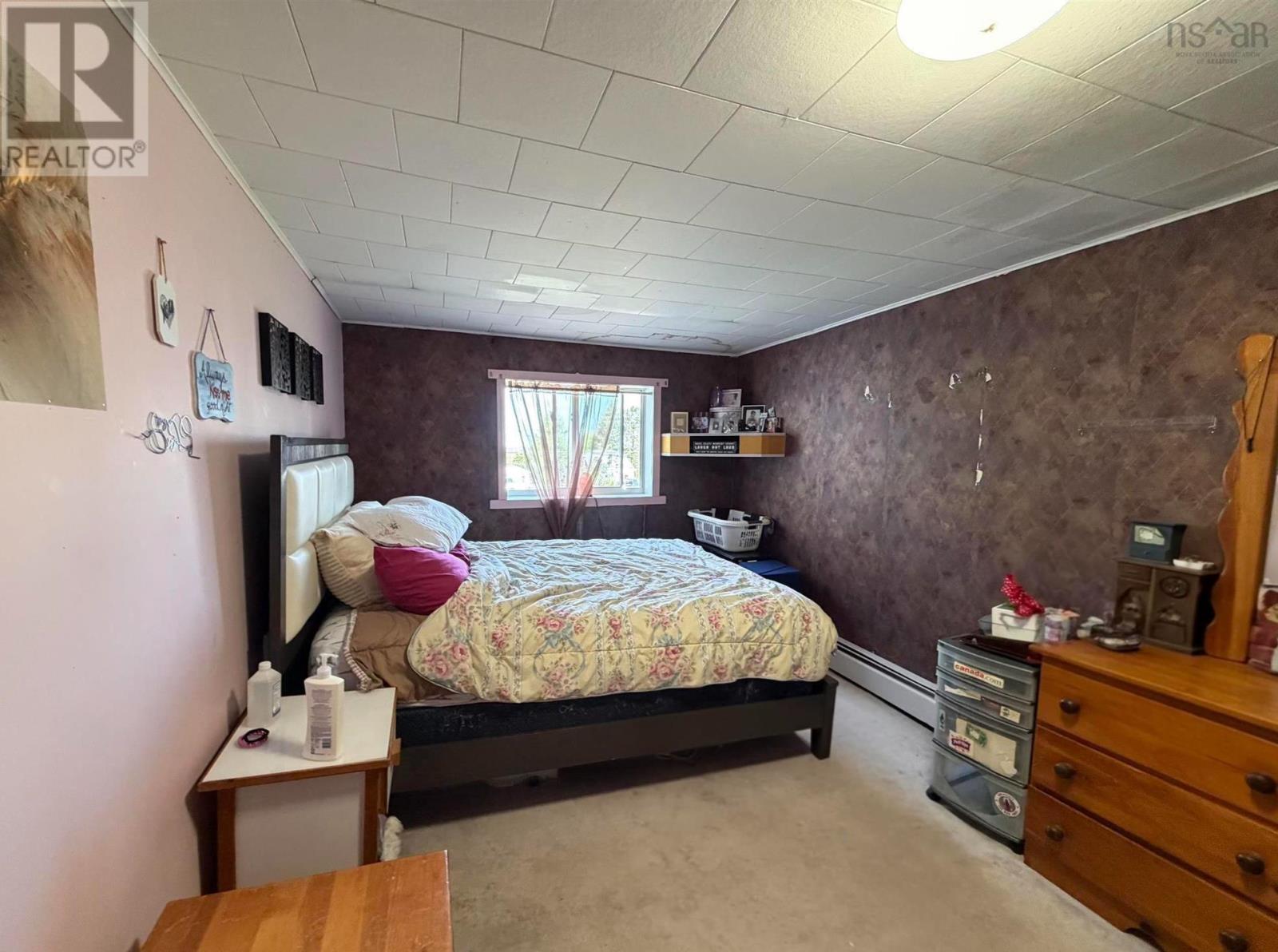 98 Victoria Street W Property Photo 19