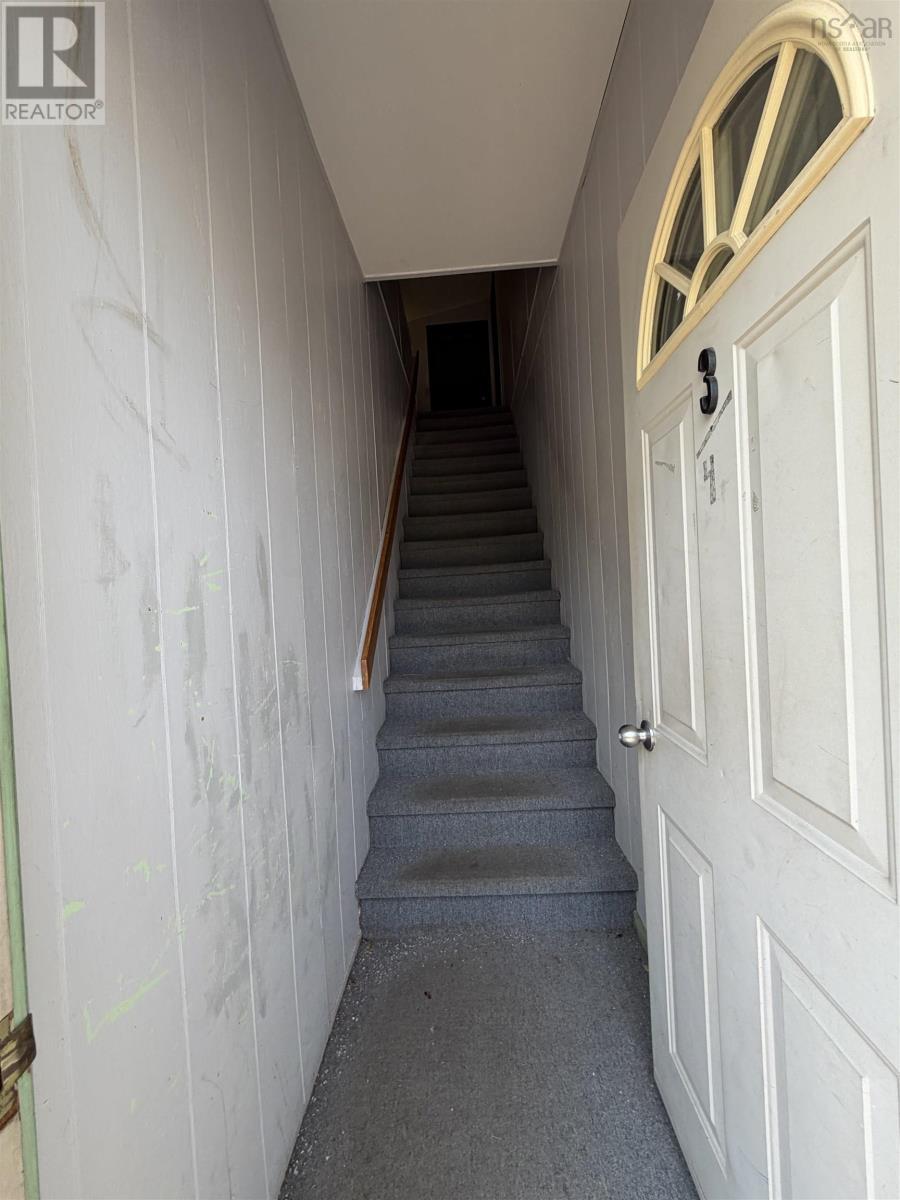 98 Victoria Street W Property Photo 23