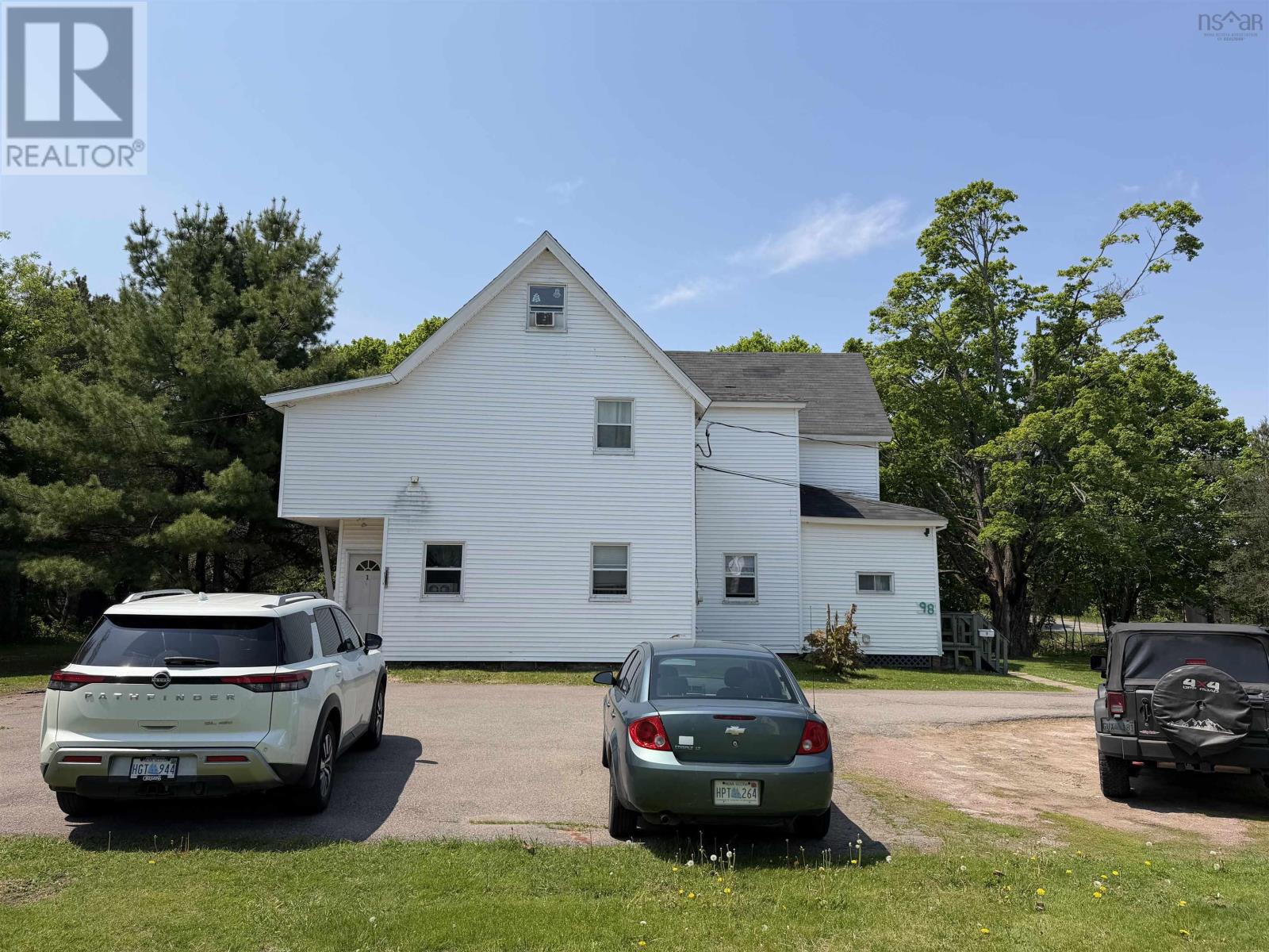 98 Victoria Street W Property Photo 34