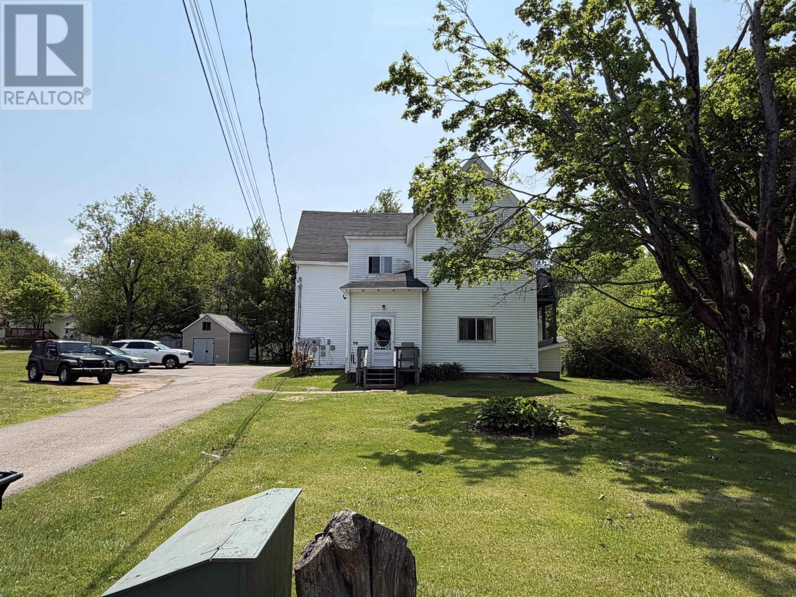 98 Victoria Street W Property Photo 36