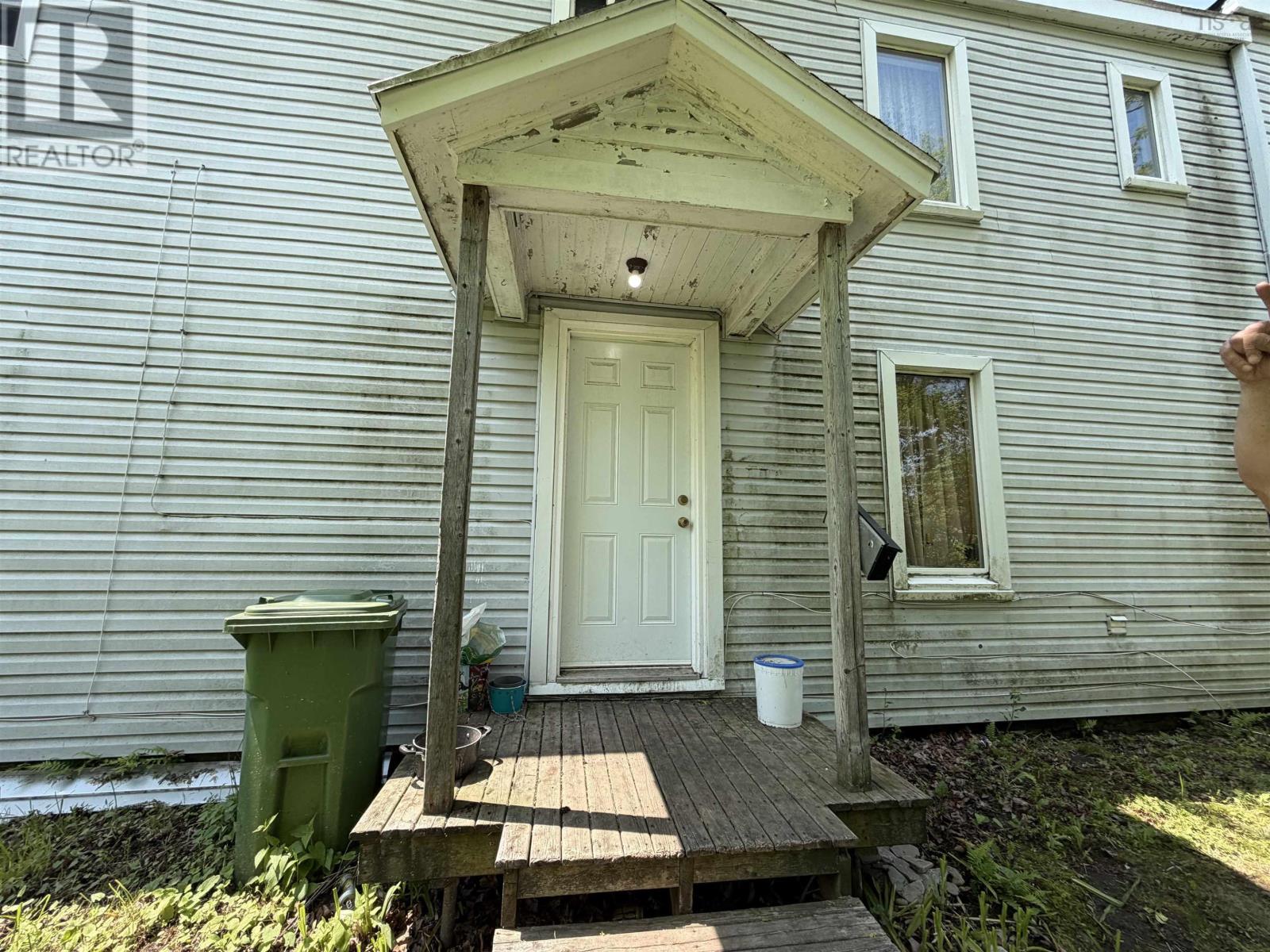 29 Spring Street Property Photo 9