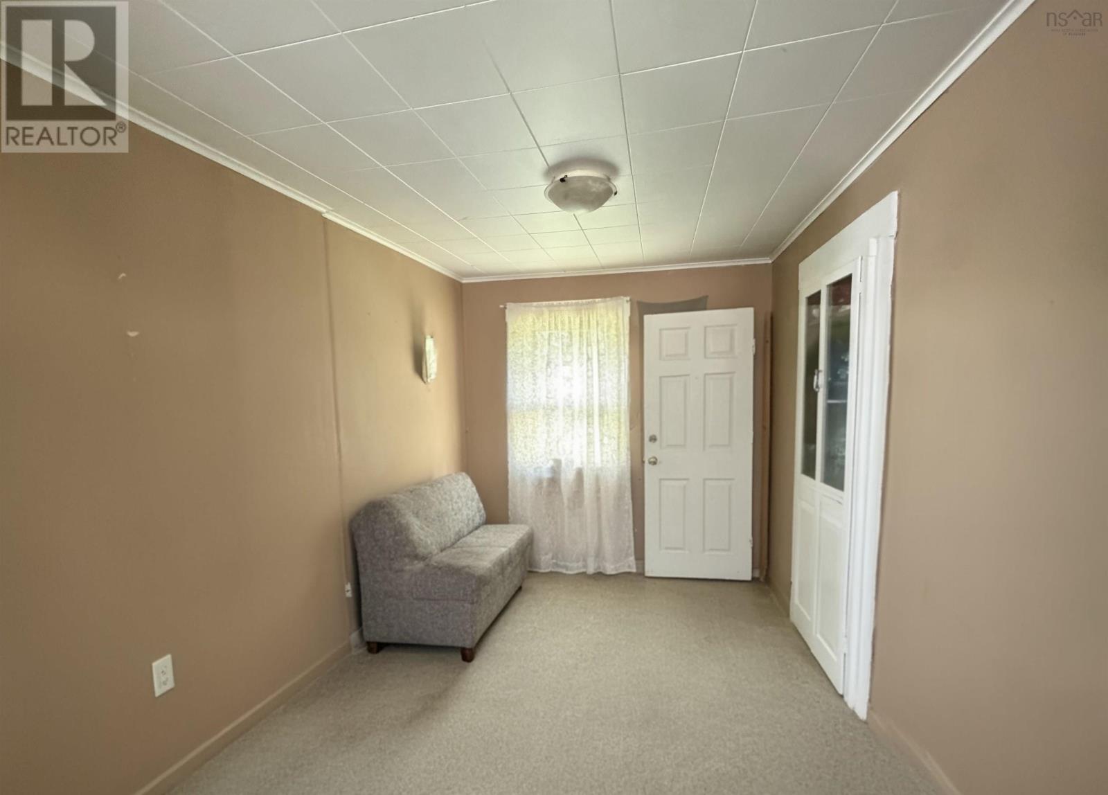 29 Spring Street Property Photo 26