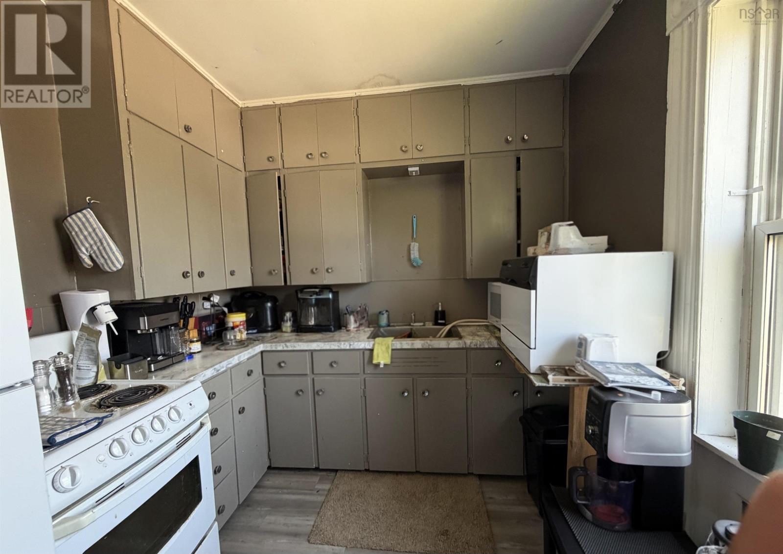 29 Spring Street Property Photo 30