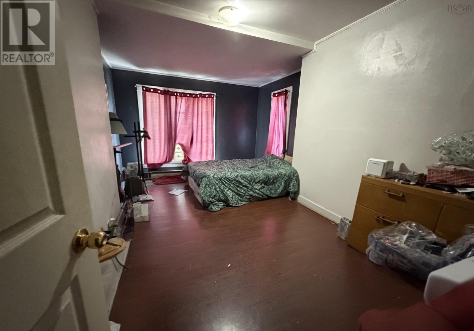 29 Spring Street Property Photo 31