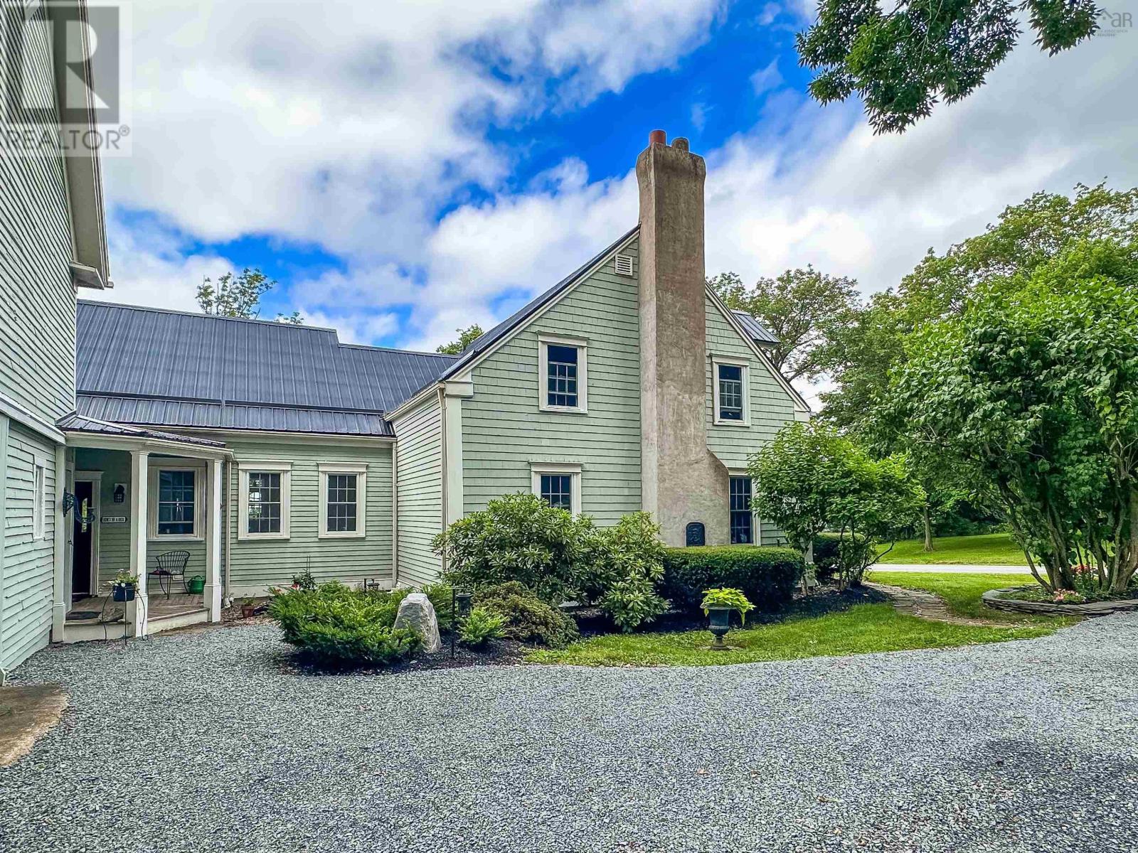 1999 Grand Pre Road Property Photo 3