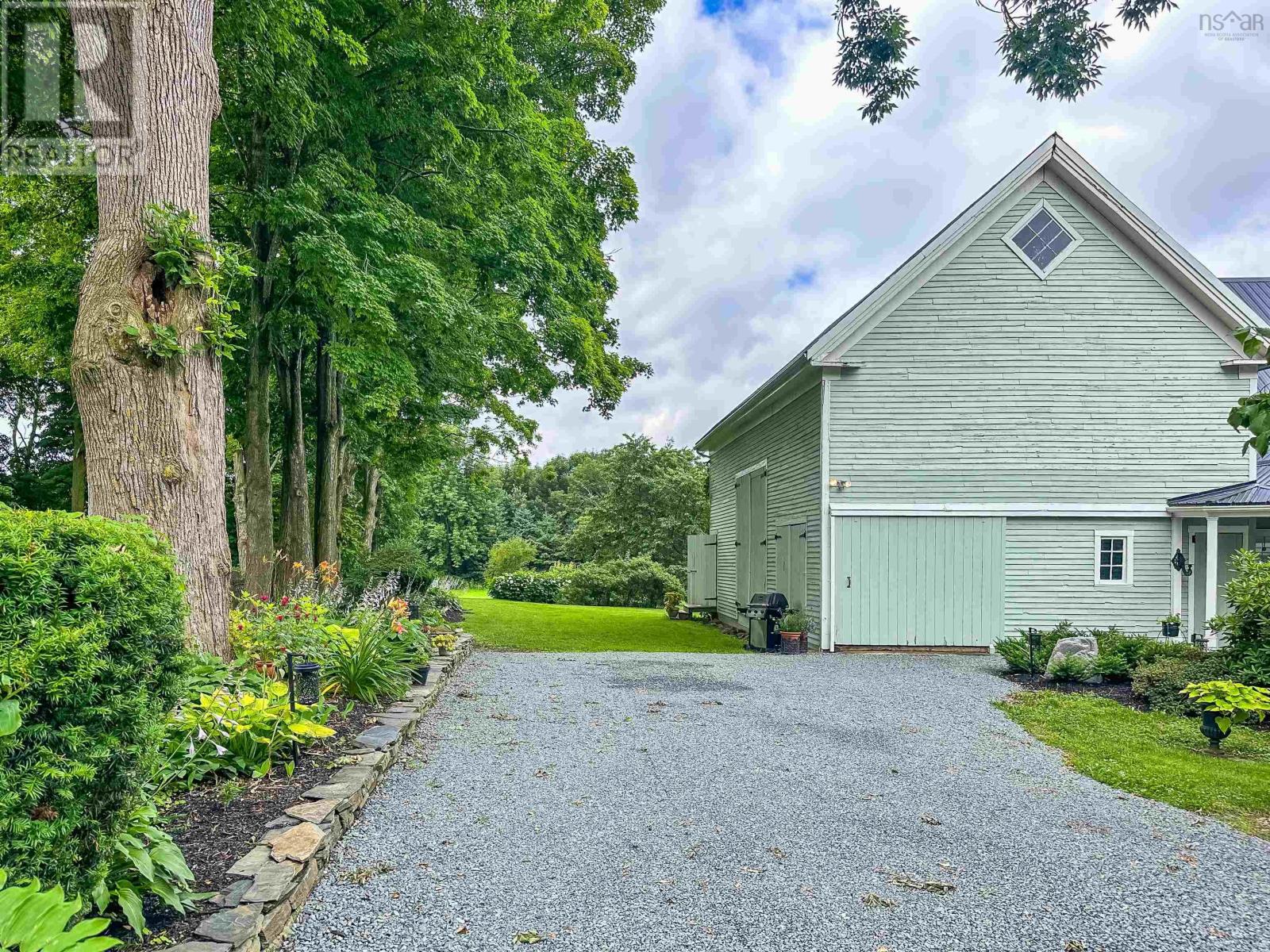 1999 Grand Pre Road Property Photo 27