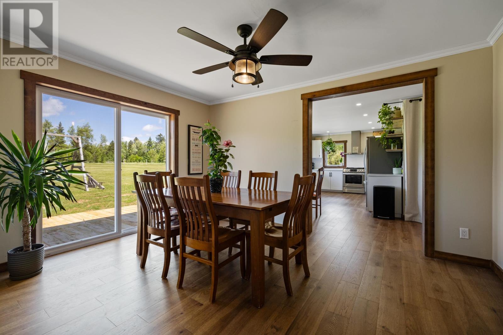 698 Line Road Property Photo 17