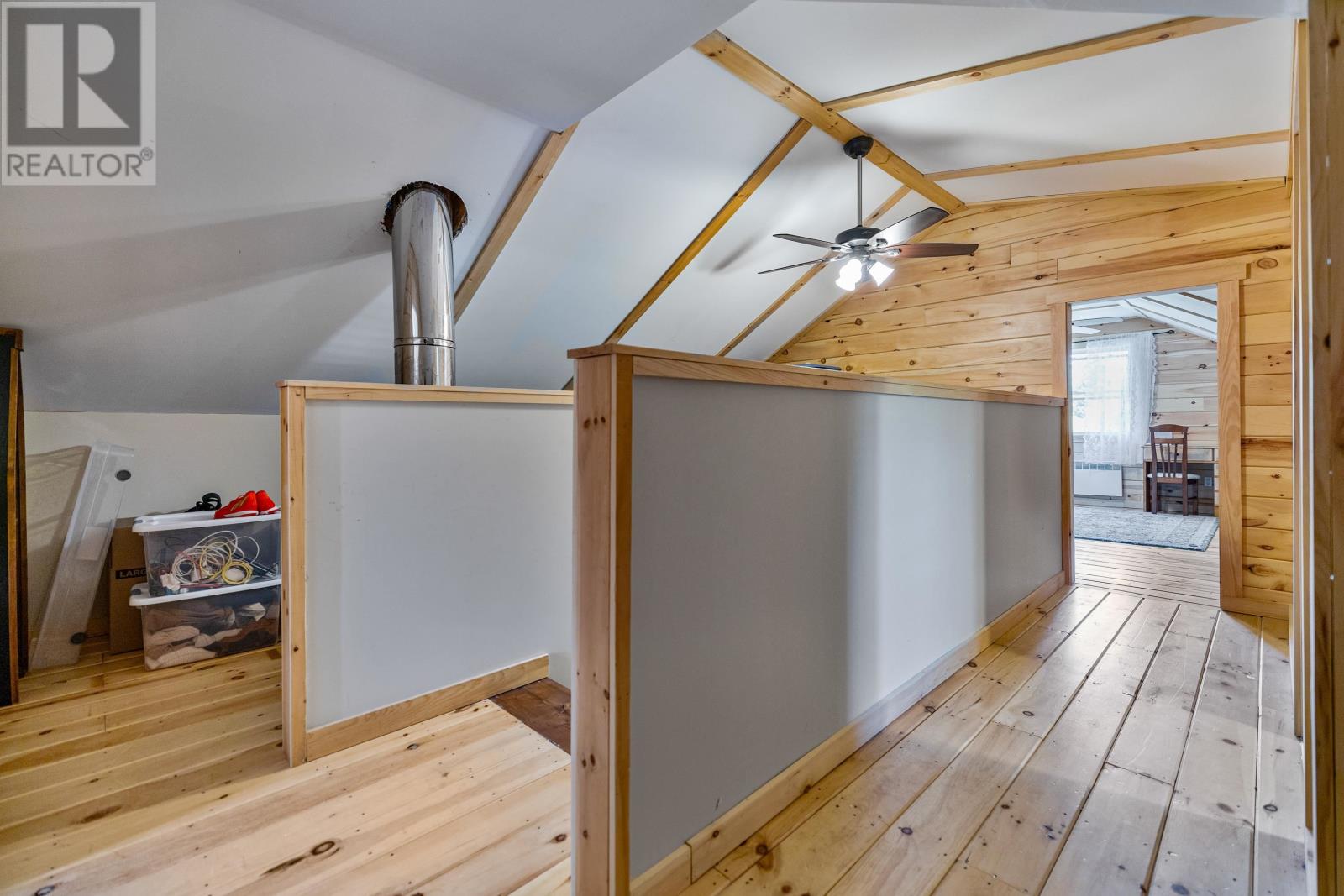 698 Line Road Property Photo 23