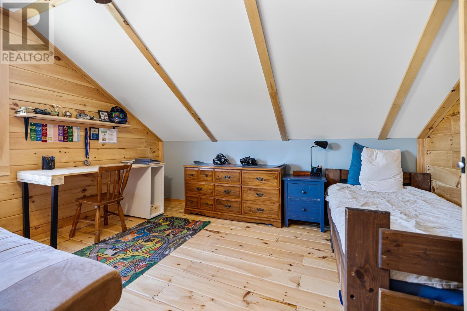 698 Line Road Property Photo 25