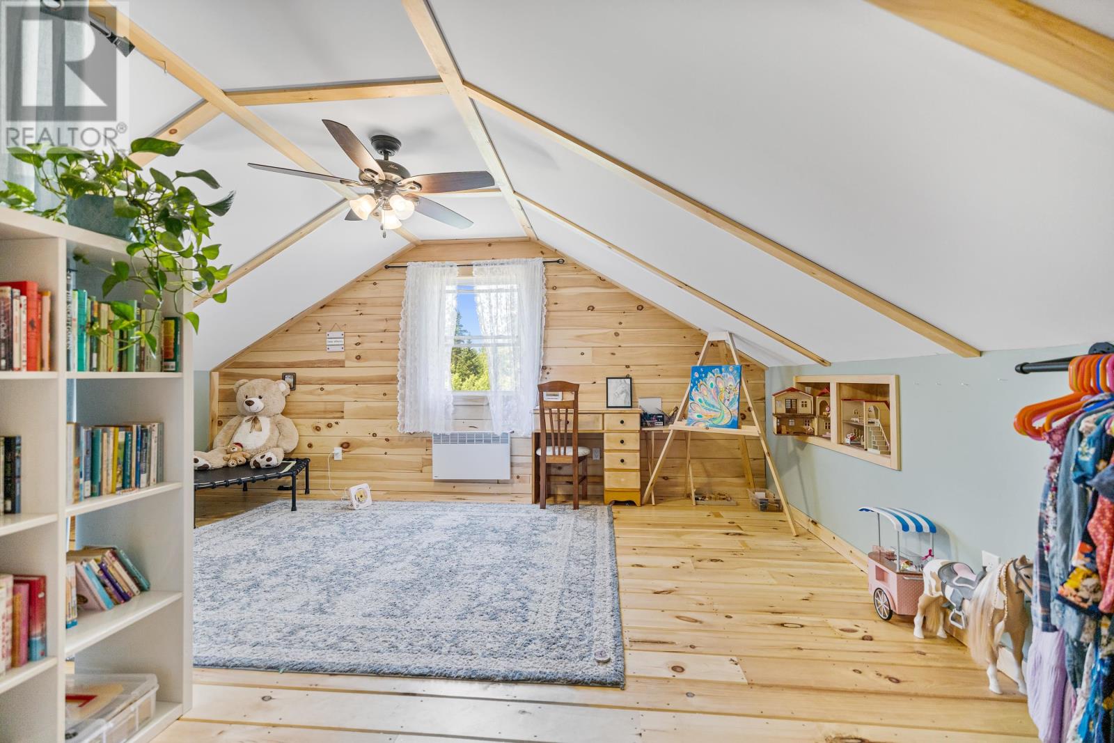 698 Line Road Property Photo 28