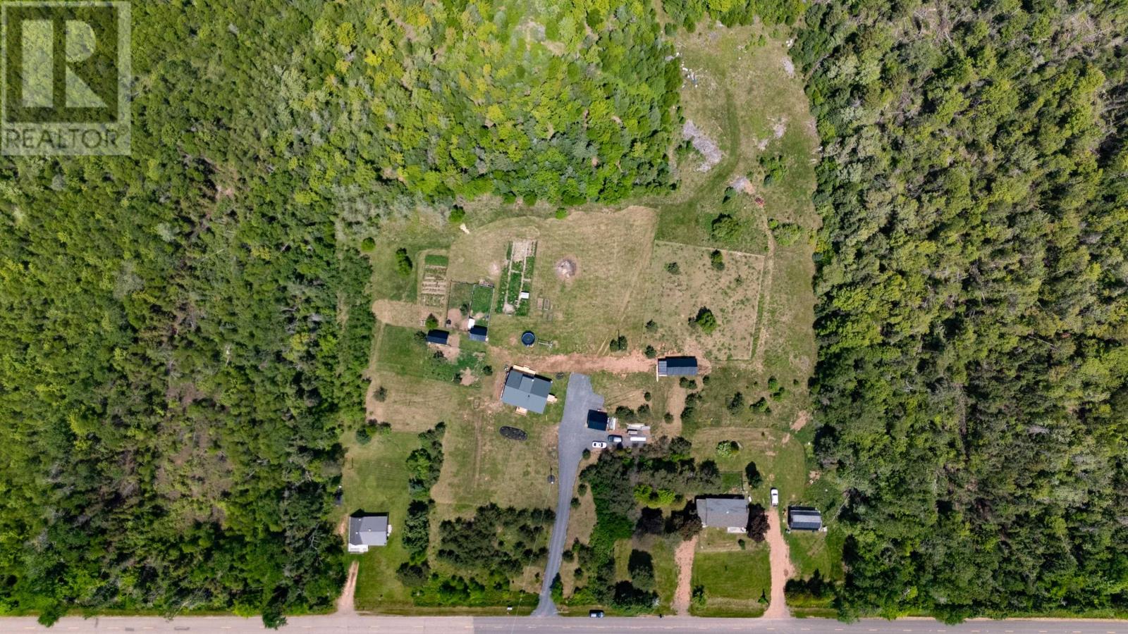 698 Line Road Property Photo 37