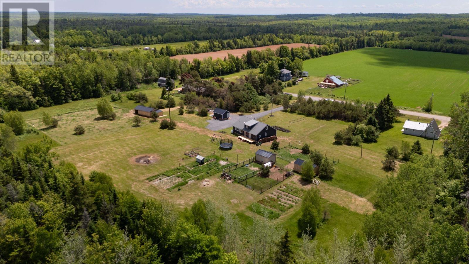 698 Line Road Property Photo 40