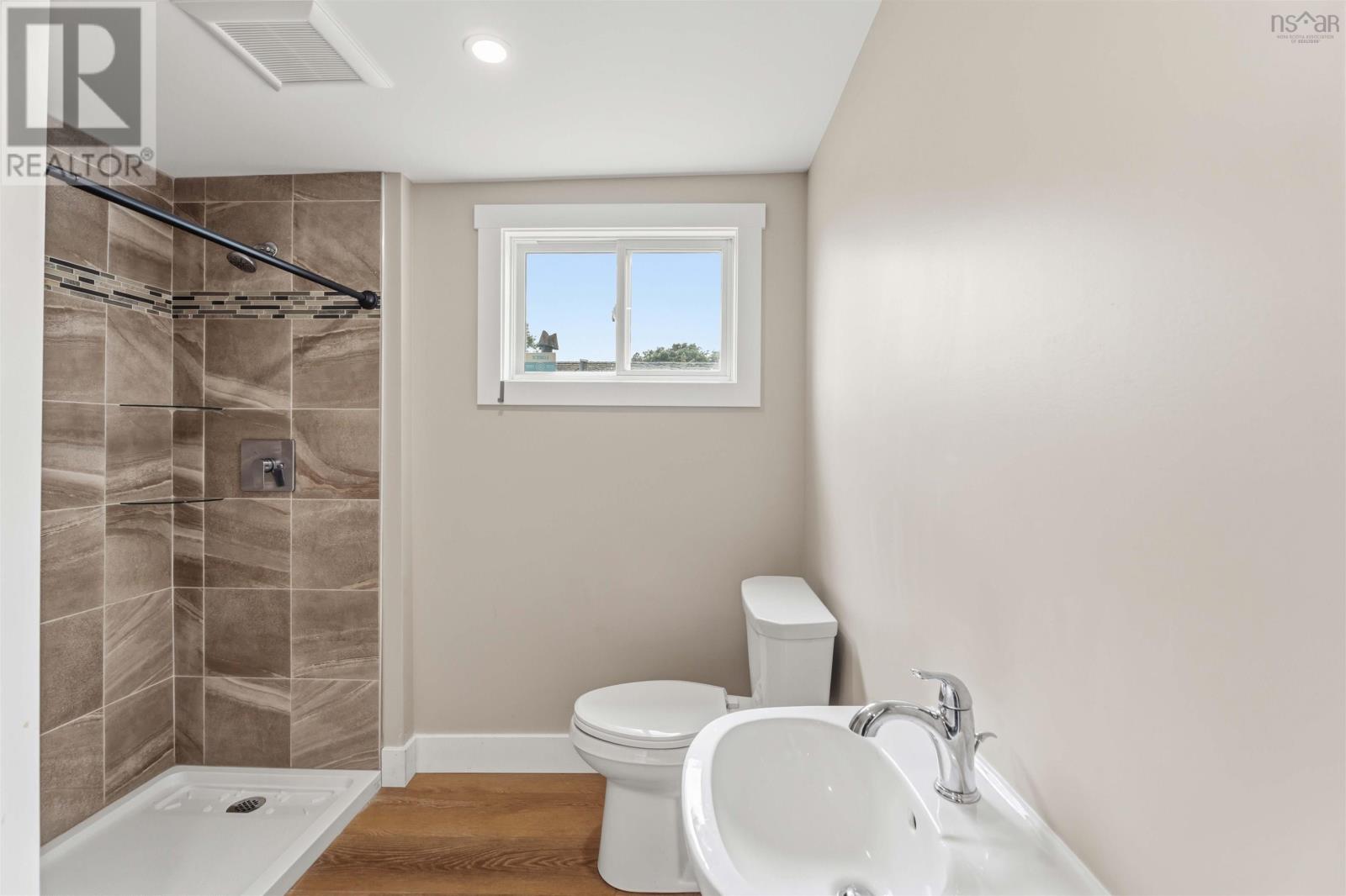 9 Gordon Street Property Photo 23