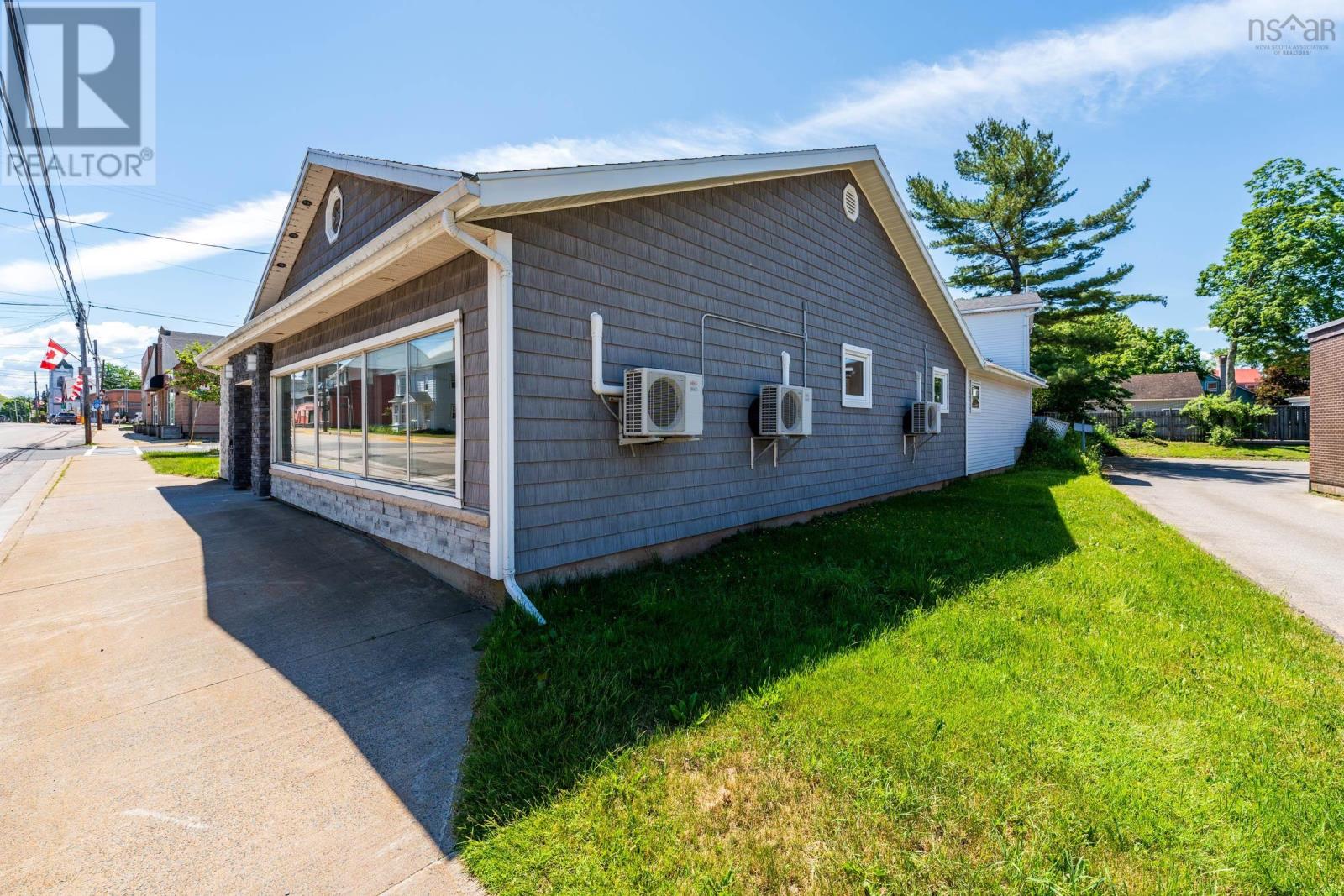 256 Granville Street Property Photo 6