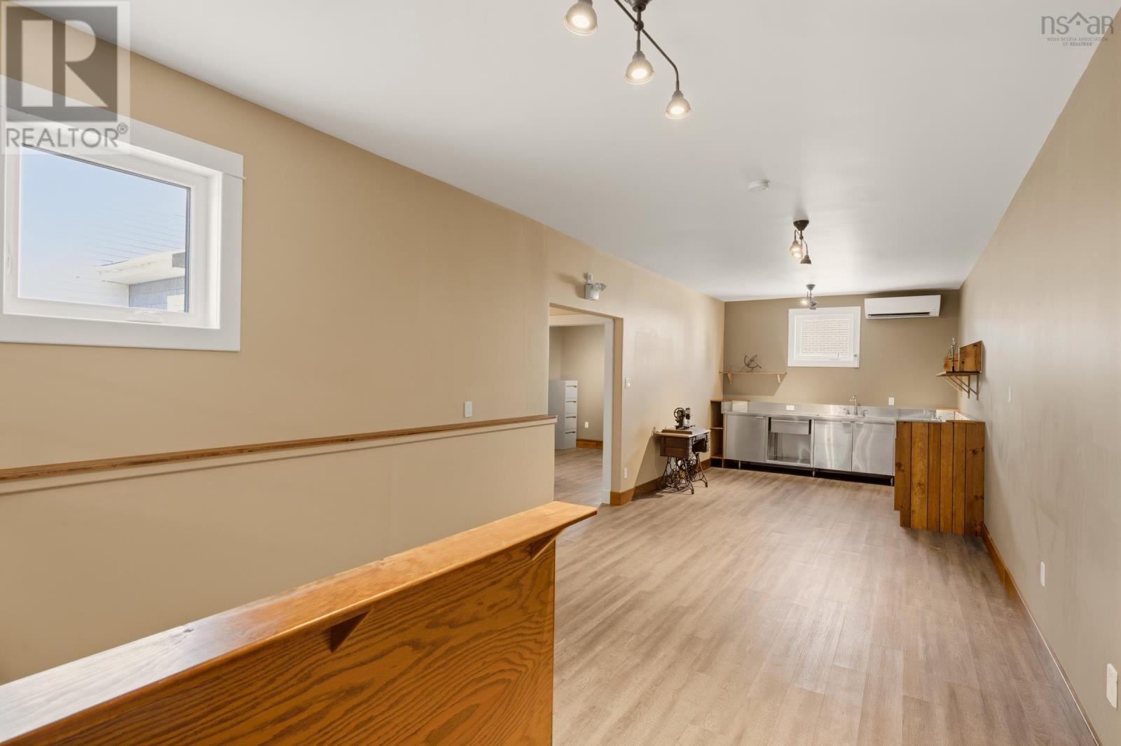 256 Granville Street Property Photo 29