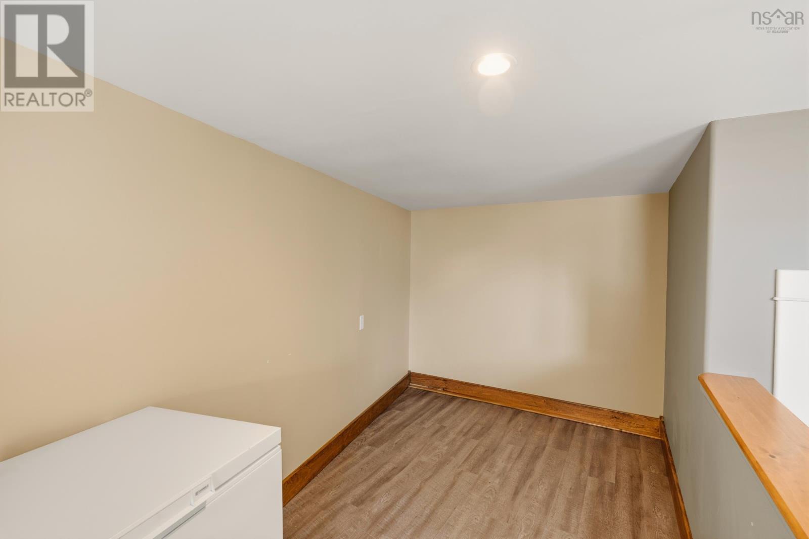 256 Granville Street Property Photo 39