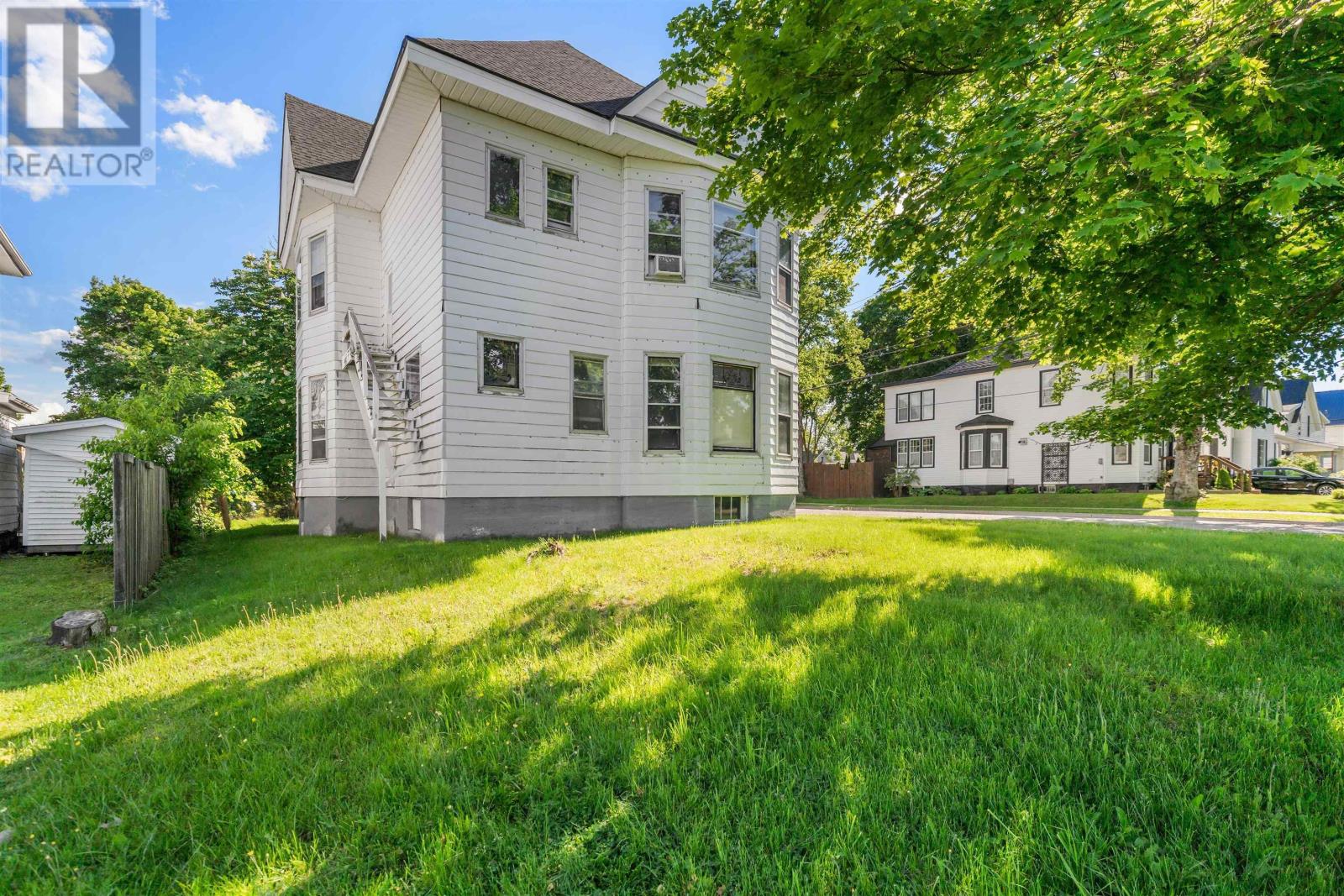 105 Park Street Property Photo 3