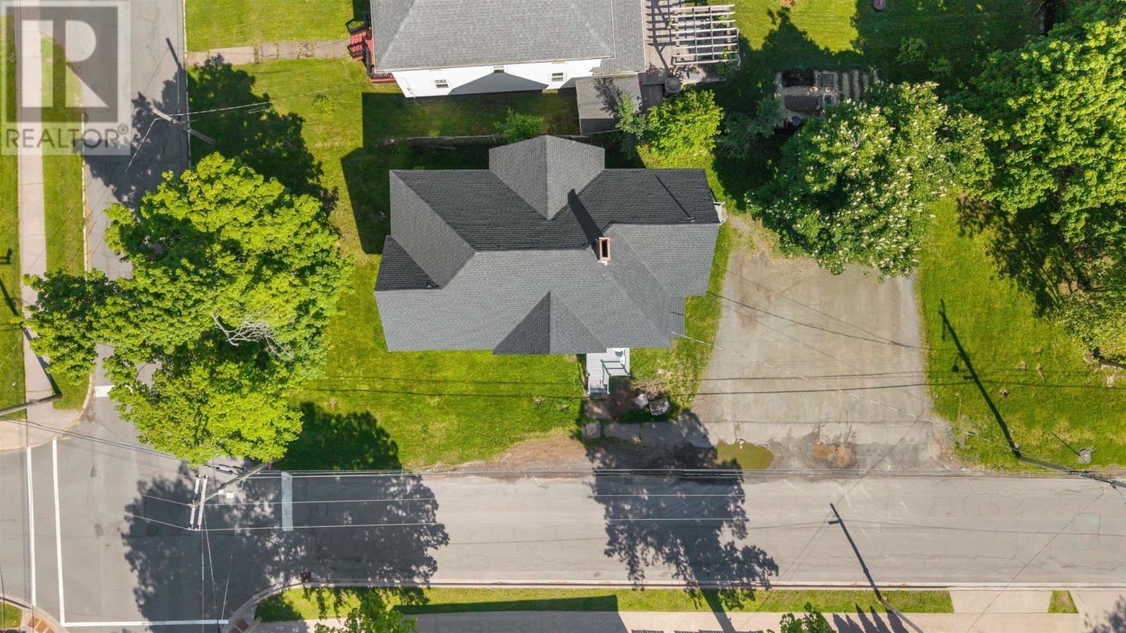 105 Park Street Property Photo 4