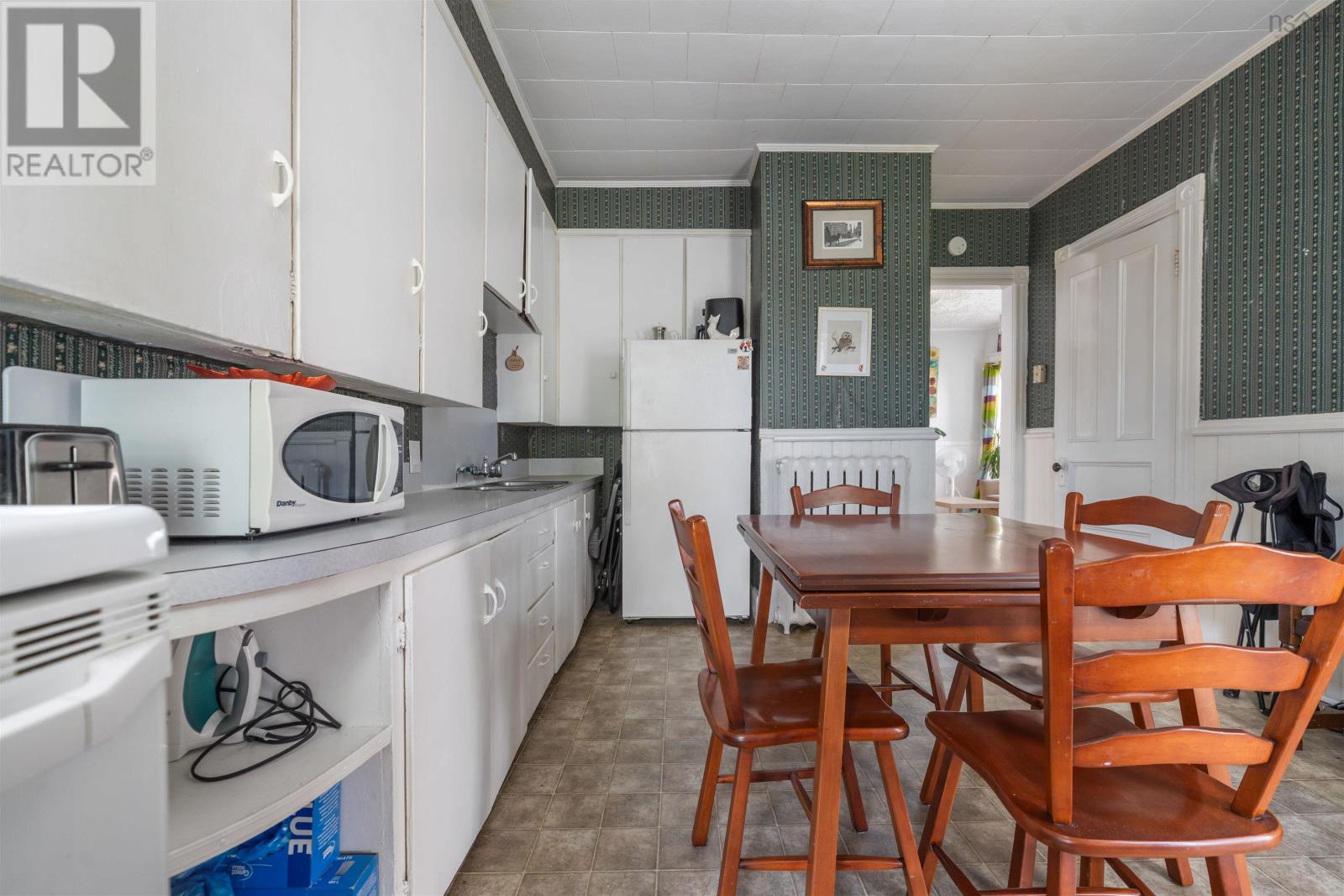 105 Park Street Property Photo 5