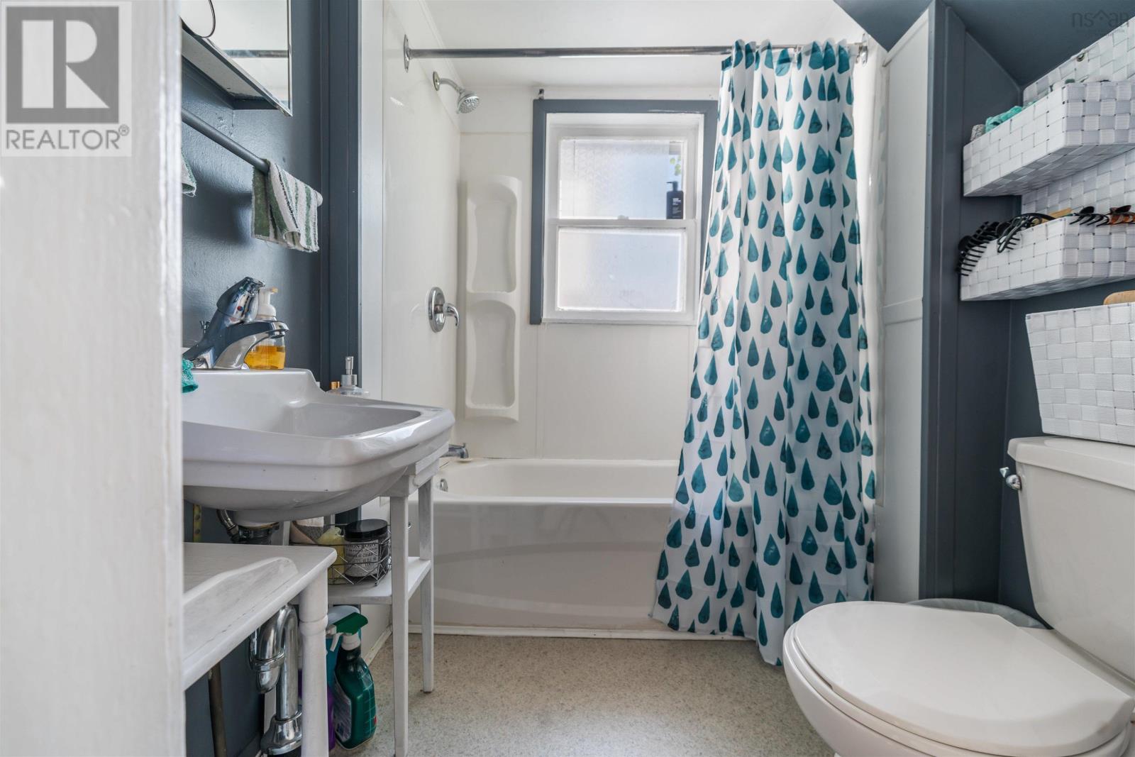 105 Park Street Property Photo 8