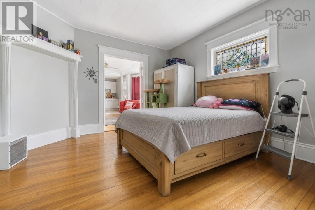 105 Park Street Property Photo 18