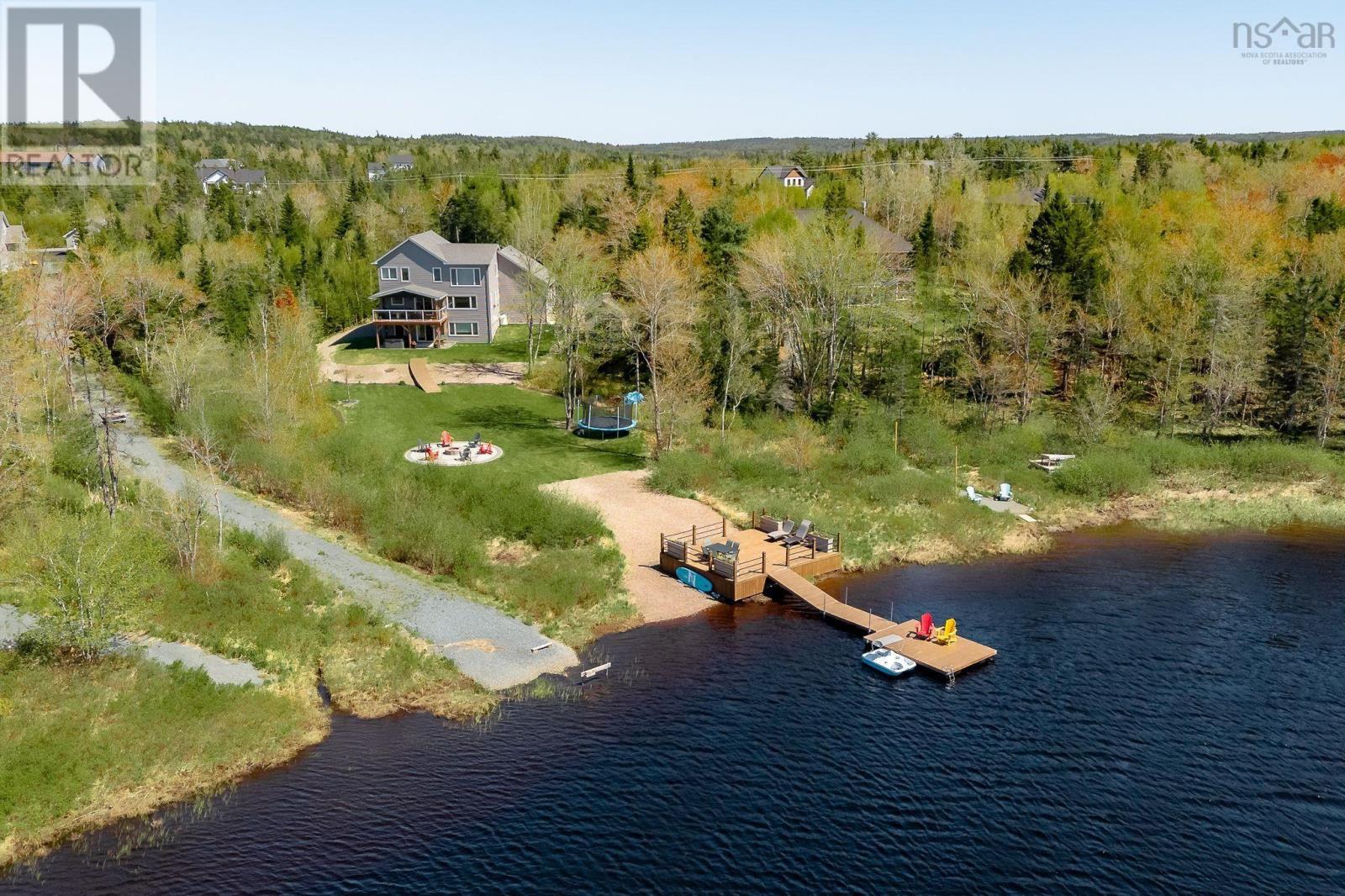 1290 Mccabe Lake Drive Photo de la propriété 1