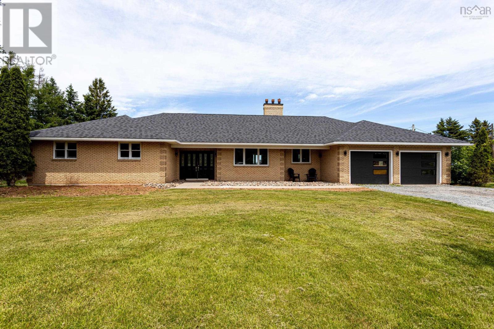 1035 Highway 6 Property Photo 1