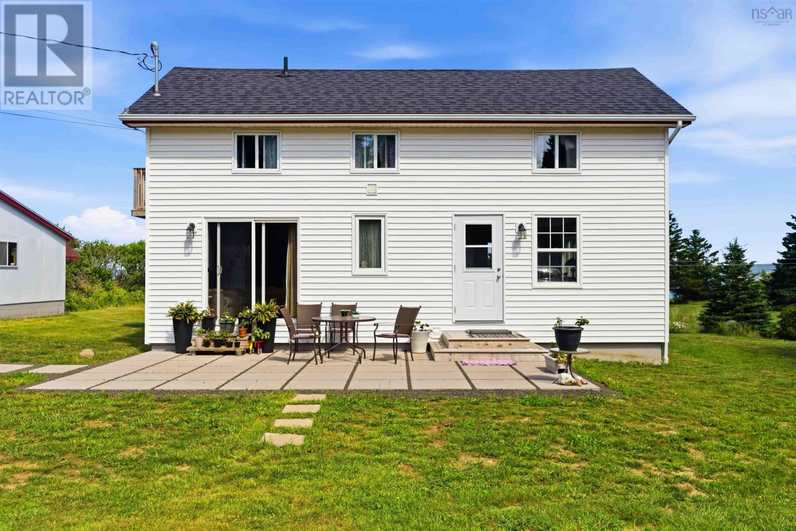 7939 Highway 101 Property Photo 5