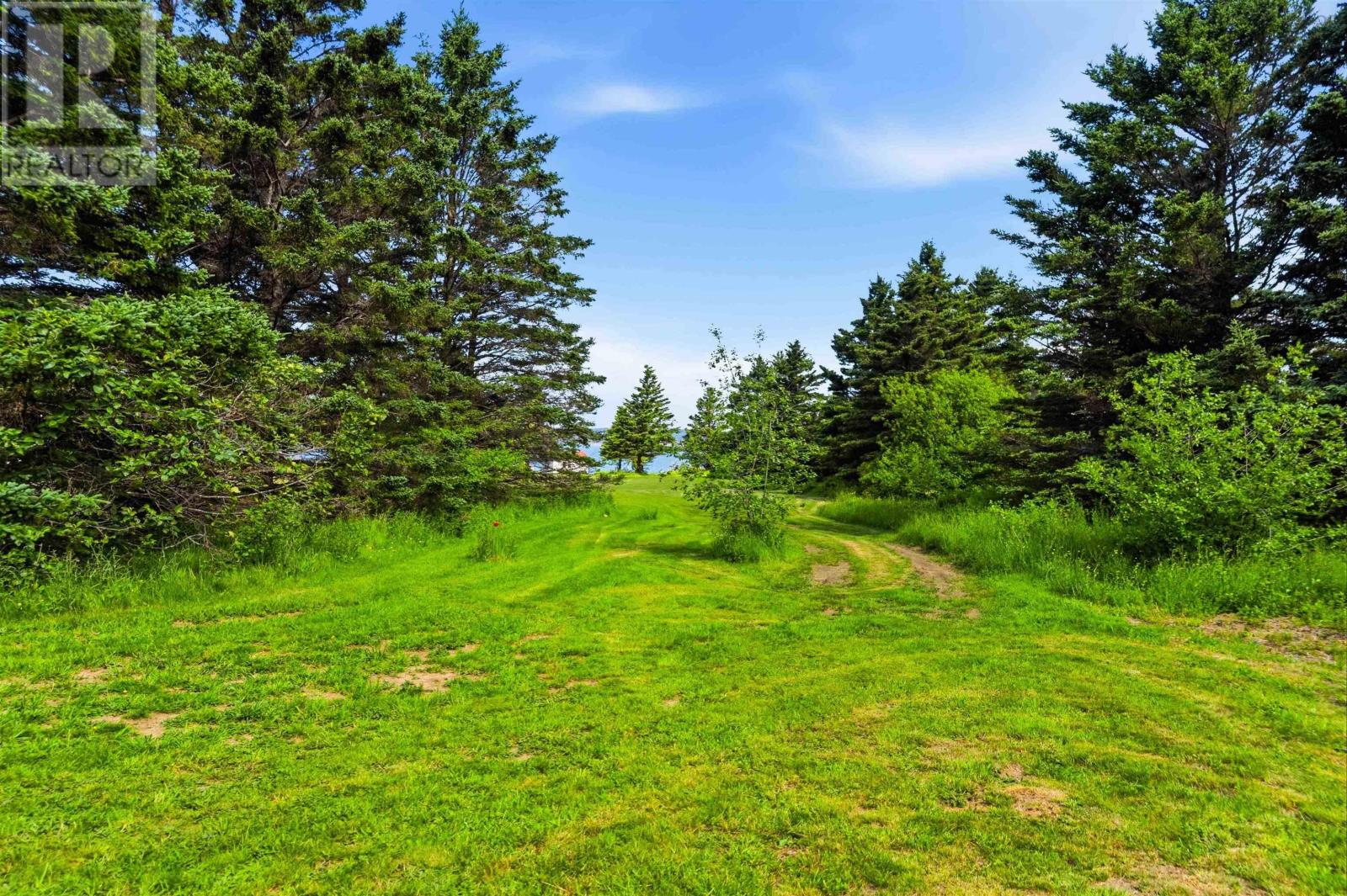 7939 Highway 101 Property Photo 11