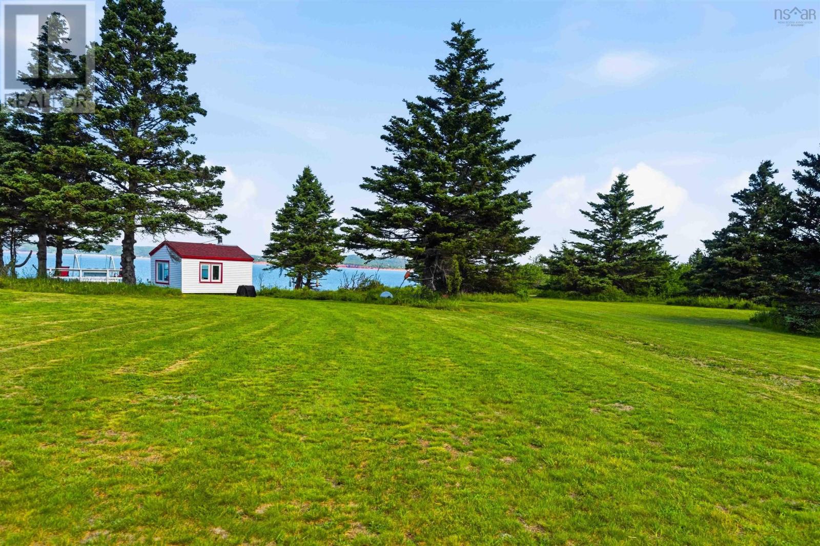 7939 Highway 101 Property Photo 14
