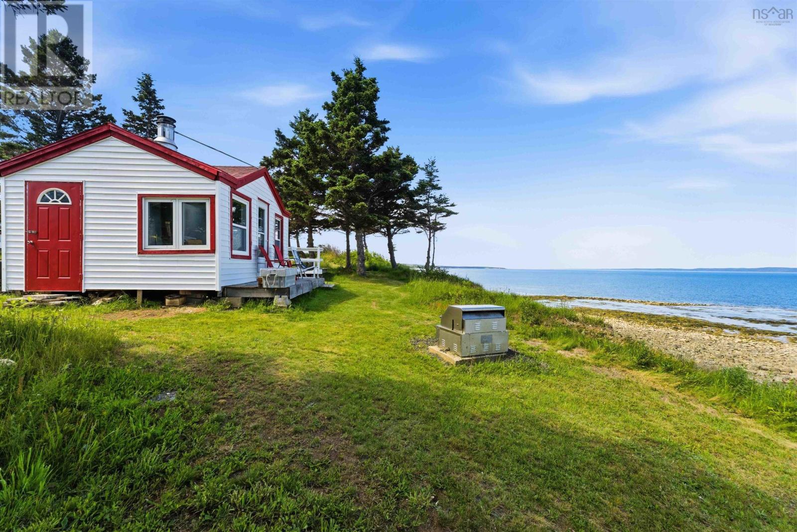 7939 Highway 101 Property Photo 19
