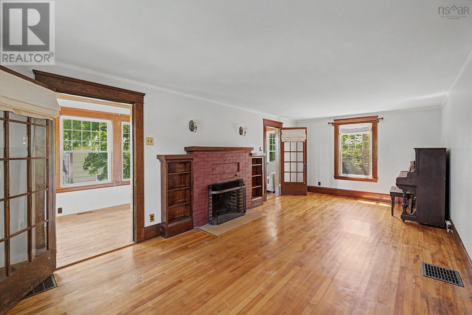 5 Warwick Street Property Photo 14