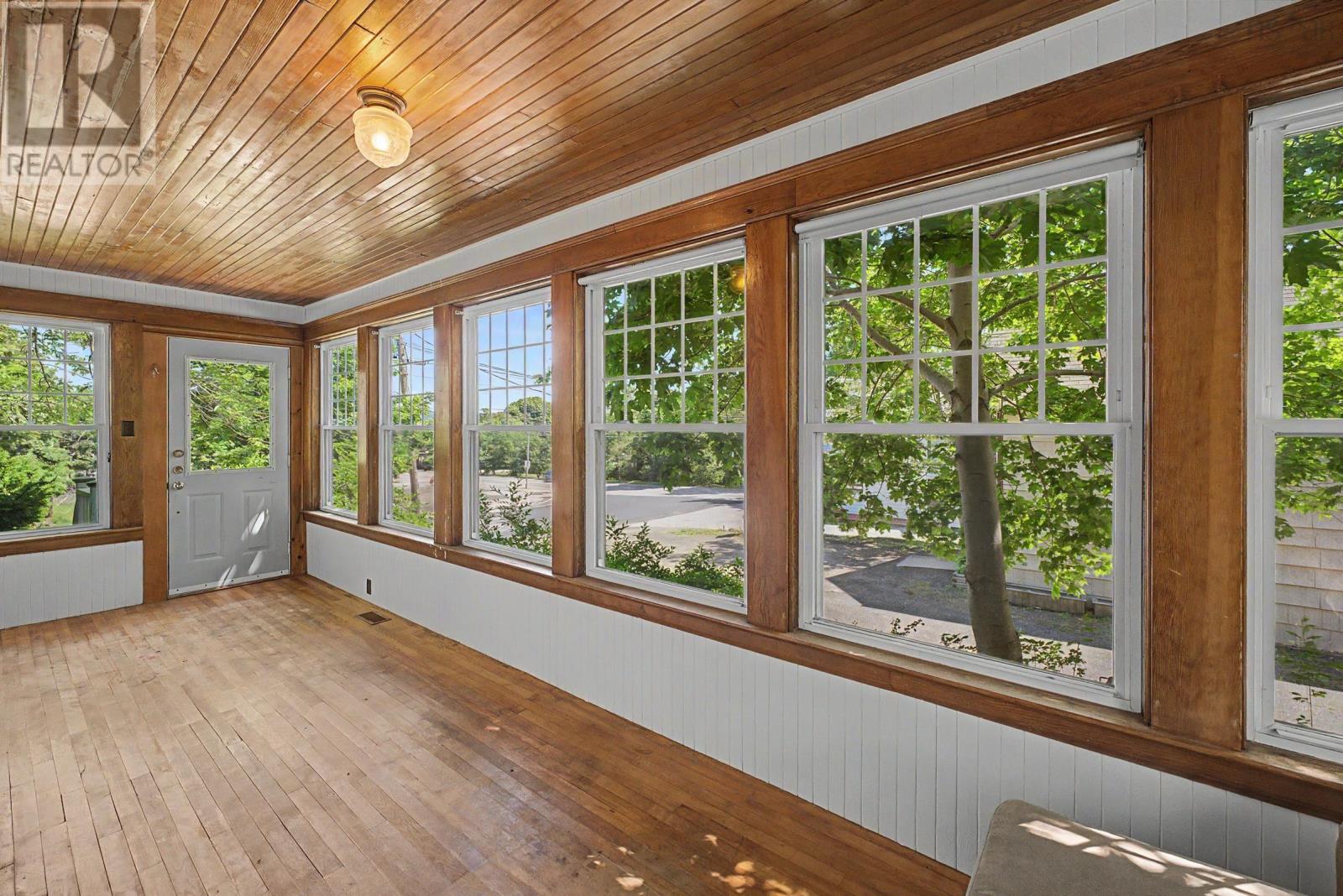 5 Warwick Street Property Photo 17
