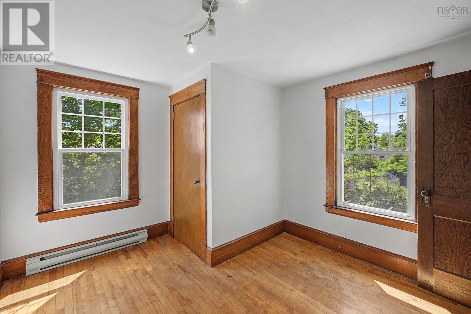 5 Warwick Street Property Photo 24